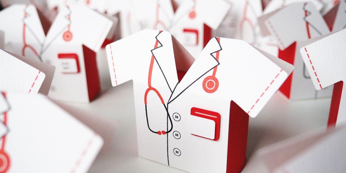 LAUREA IN AMBITO SANITARIO: A CIASCUNO LA PROPRIA BOMBONIERA