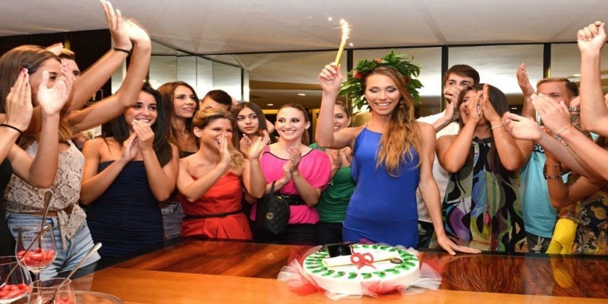 FESTA DI LAUREA, COSTI E TRADIZIONI: BOMBONIERE SI, BOMBONIERE NO?