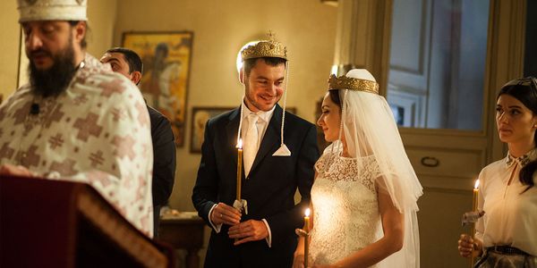 IL RITO DEL MATRIMONIO ORTODOSSO: CORONE E REGALITA' PER GLI SPOSI